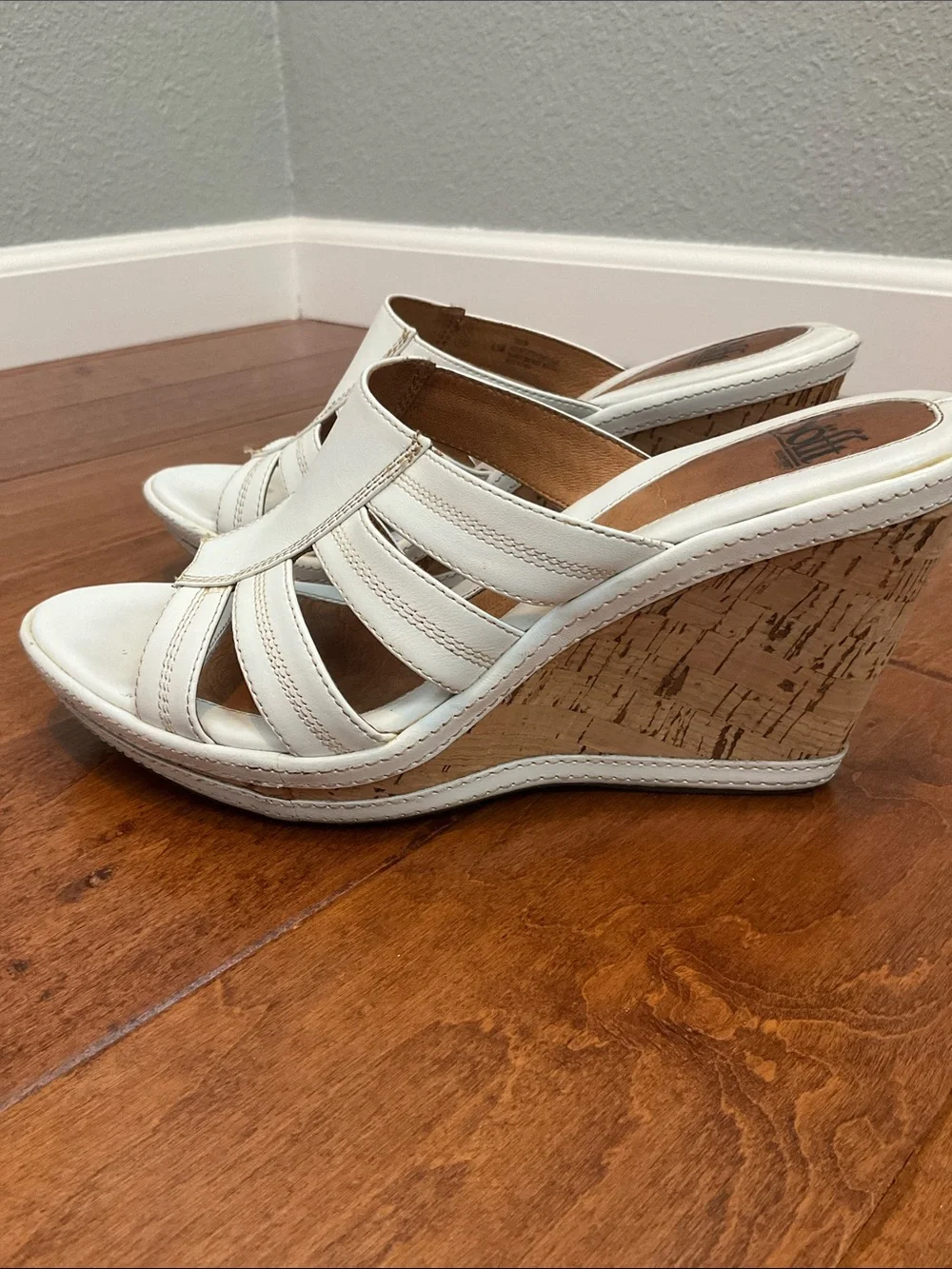 Sofft chic white
